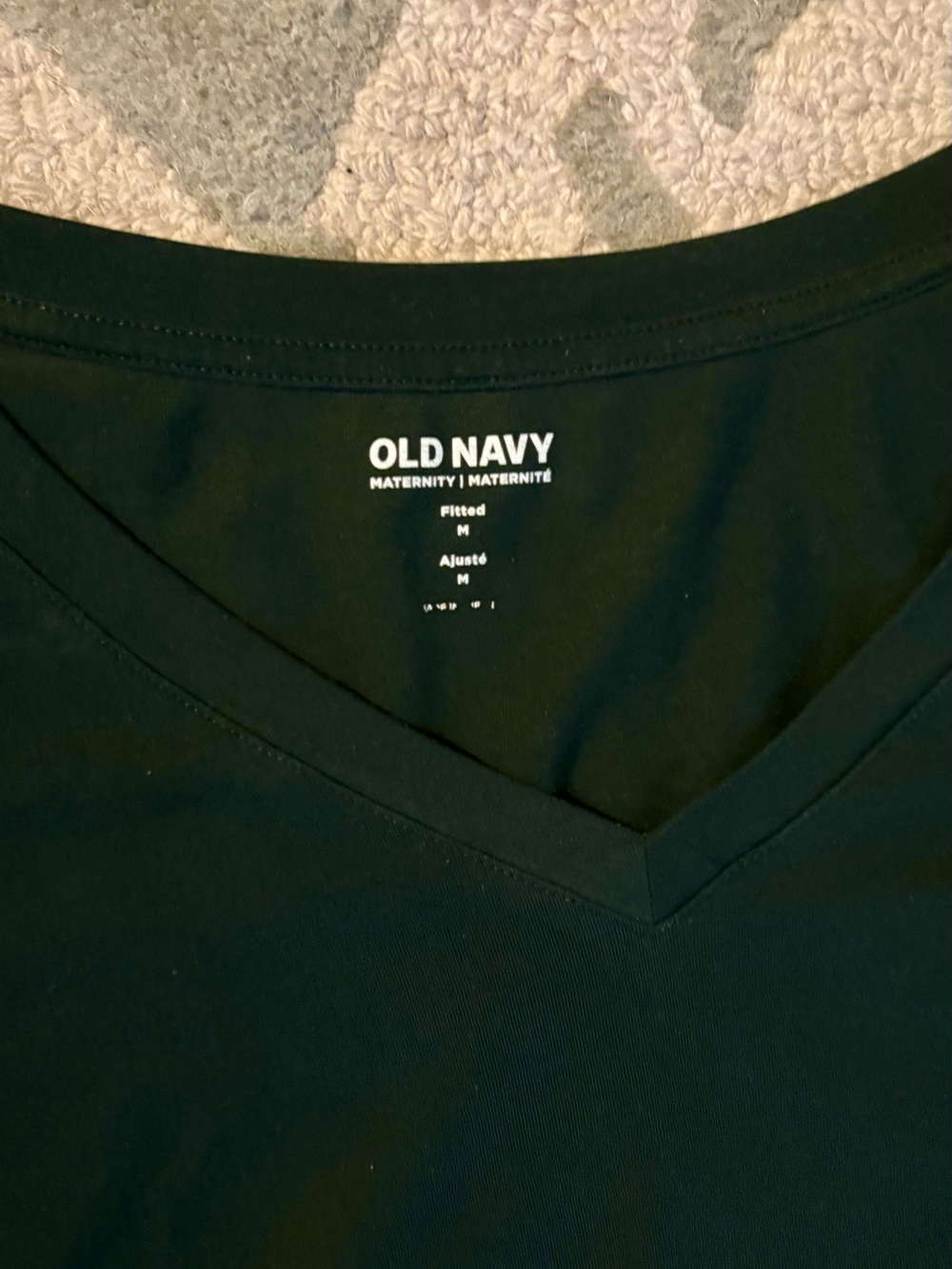 Old Navy Maternity Long Sleeve V-Neck Tee - Black